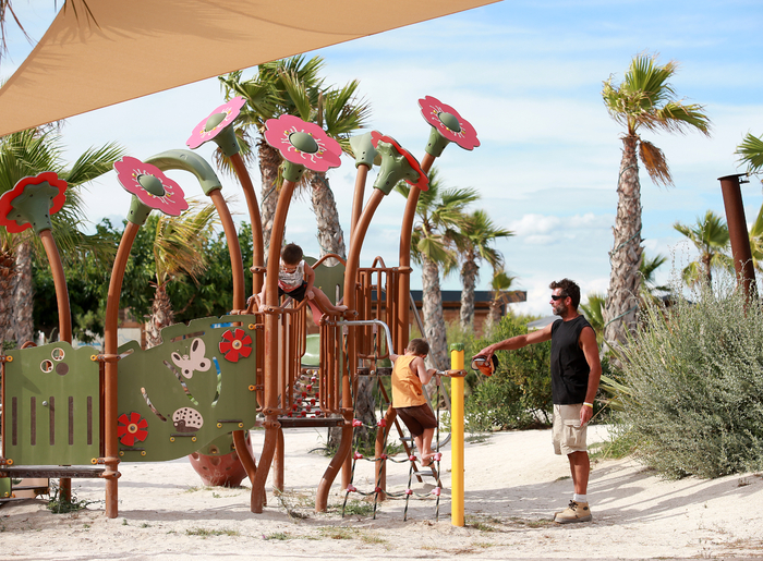 aire-de-jeux-camping-eurosurf-hyeres-presquile-de-giens-4127