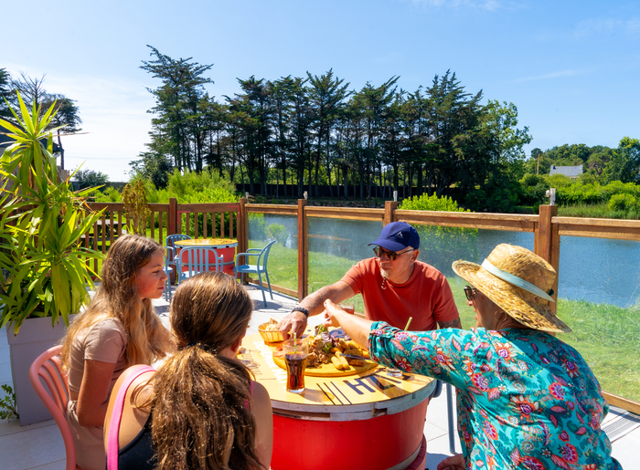 camping-plijadur-terrasse-bar