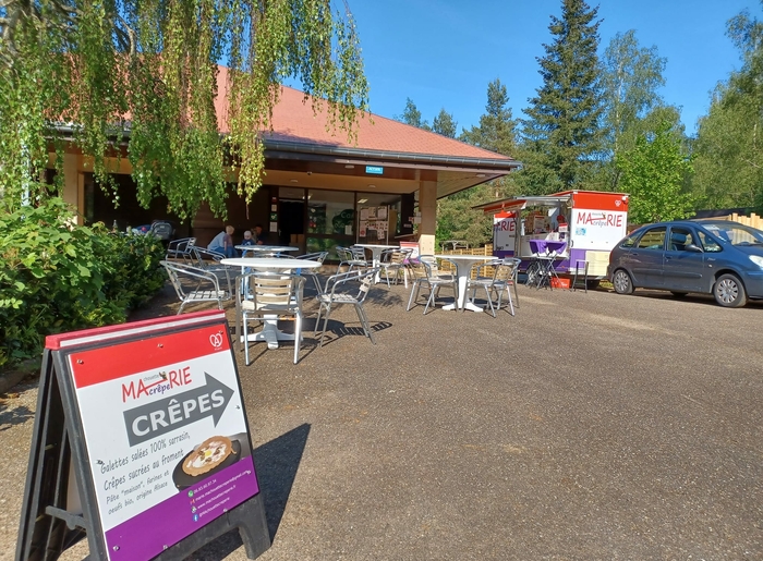 camping-la-foret-klingenthal-alsace-terrasse-restaurant