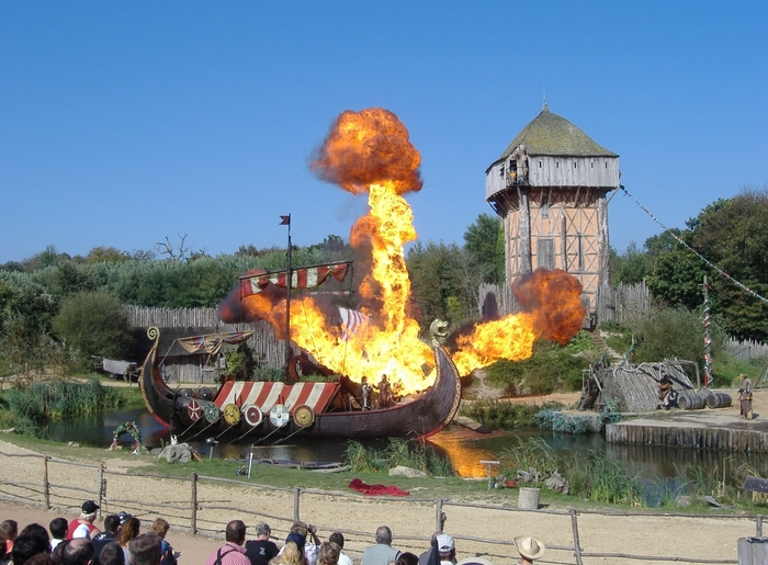 PUY DU FOU 2024